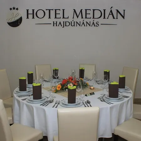 Median 3* Hajdúnánás