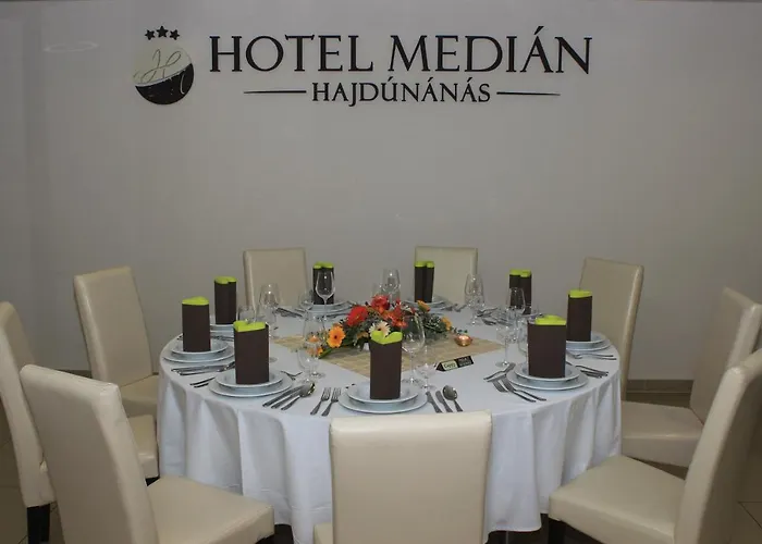 Median 3* Hajdúnánás